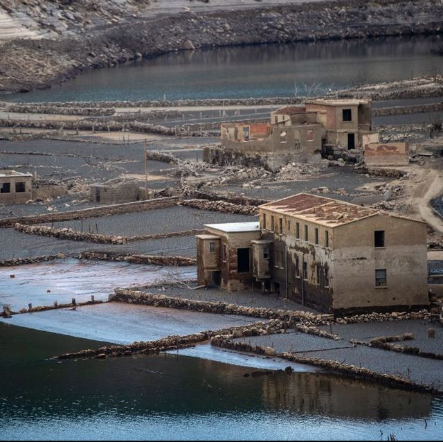 usually-submerged-ruins-of-the-former-village-of-aceredo-news-photo-1644916887.jpg